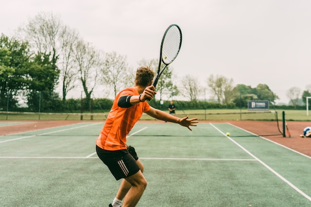 Tennisschule: Grundlegende Techniken zum Erfolg im Tennisunterricht